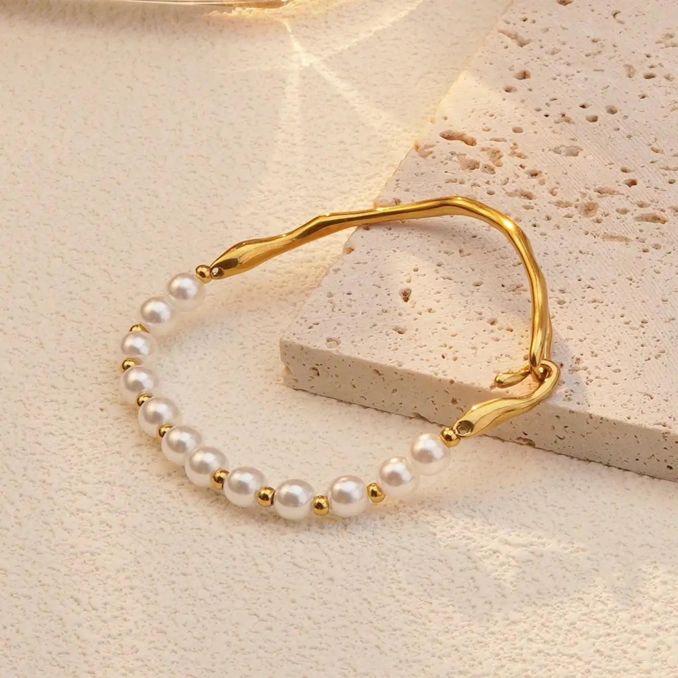 Golden Pearl Wavy Bracelet