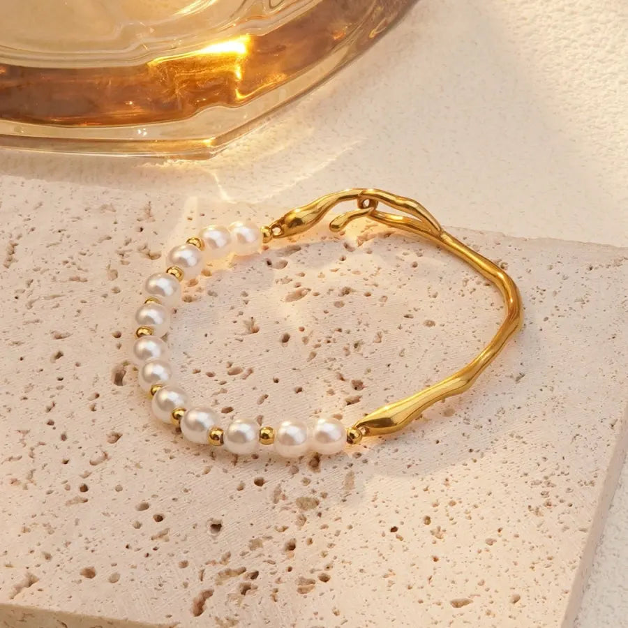 Golden Pearl Wavy Bracelet