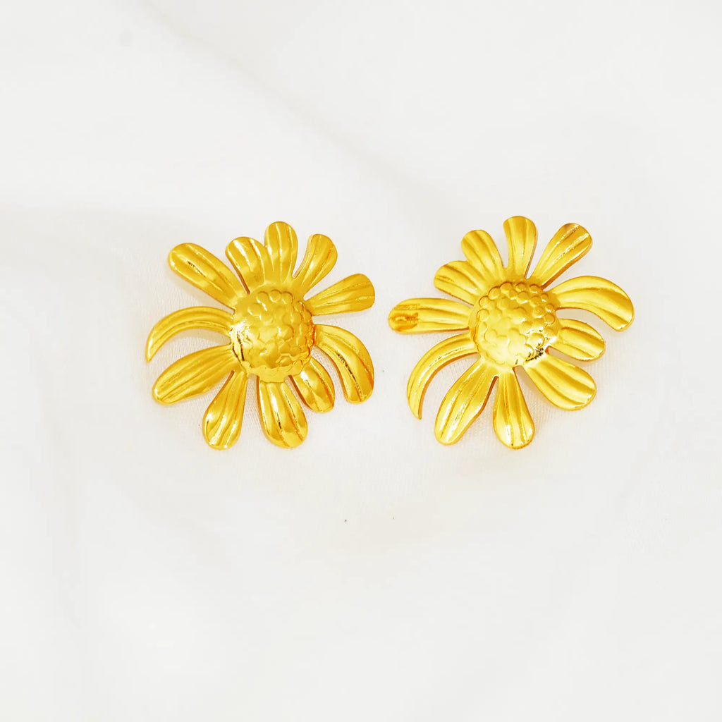MoodStan stainless steel earring stud side view - gold flower style fashion jewelry for women - anti-tarnish