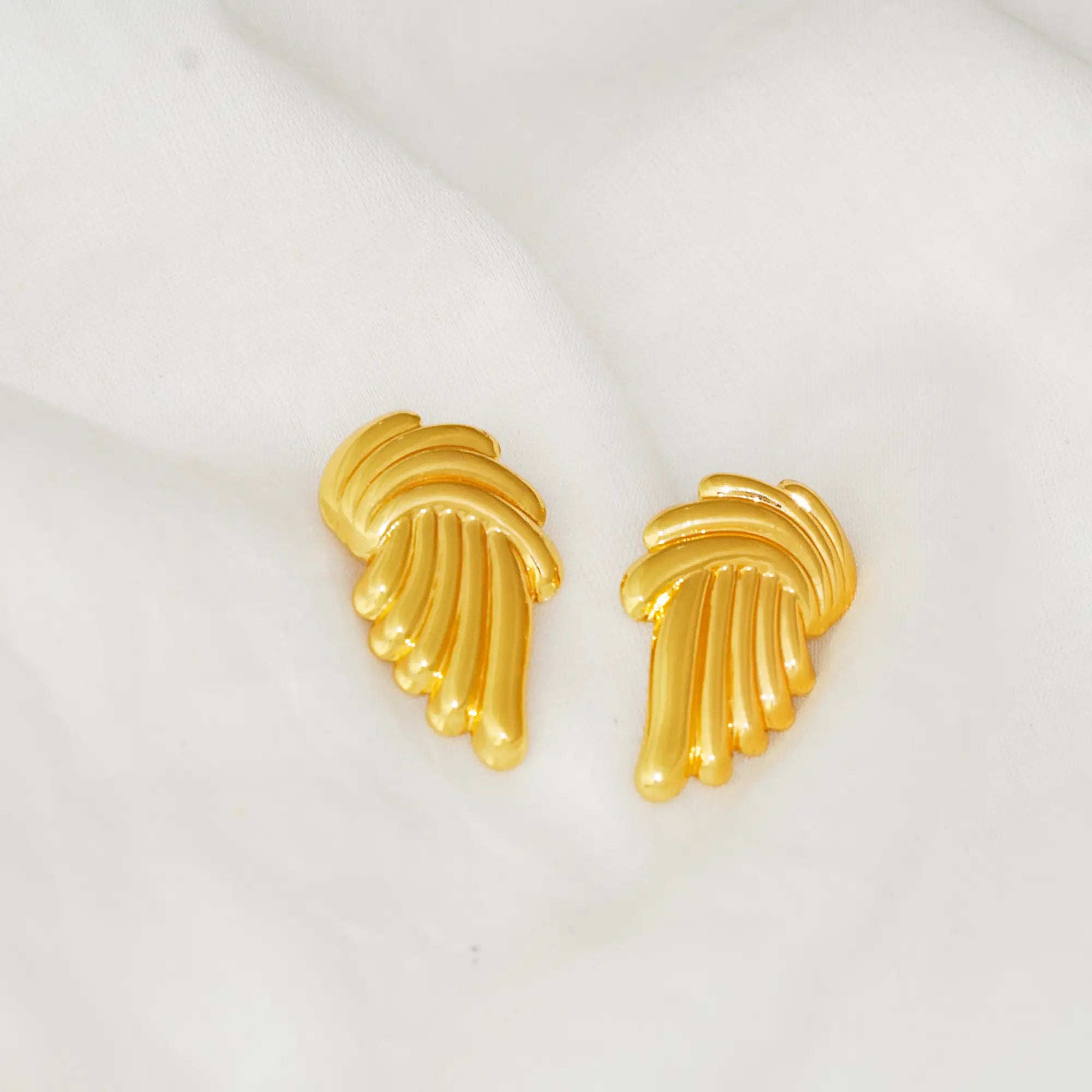 MoodStan stainless steel earring stud top view - golden wing style fashion jewelry for women - anti-tarnish